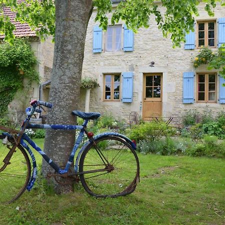 Le Vieux Velo Chaptuzat Exterior photo