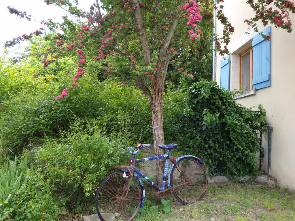 Le Vieux Velo Chaptuzat Exterior photo