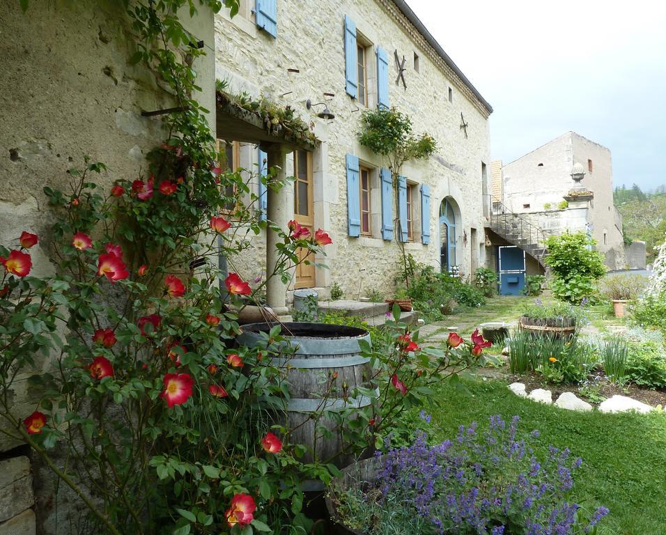 Le Vieux Velo Chaptuzat Exterior photo