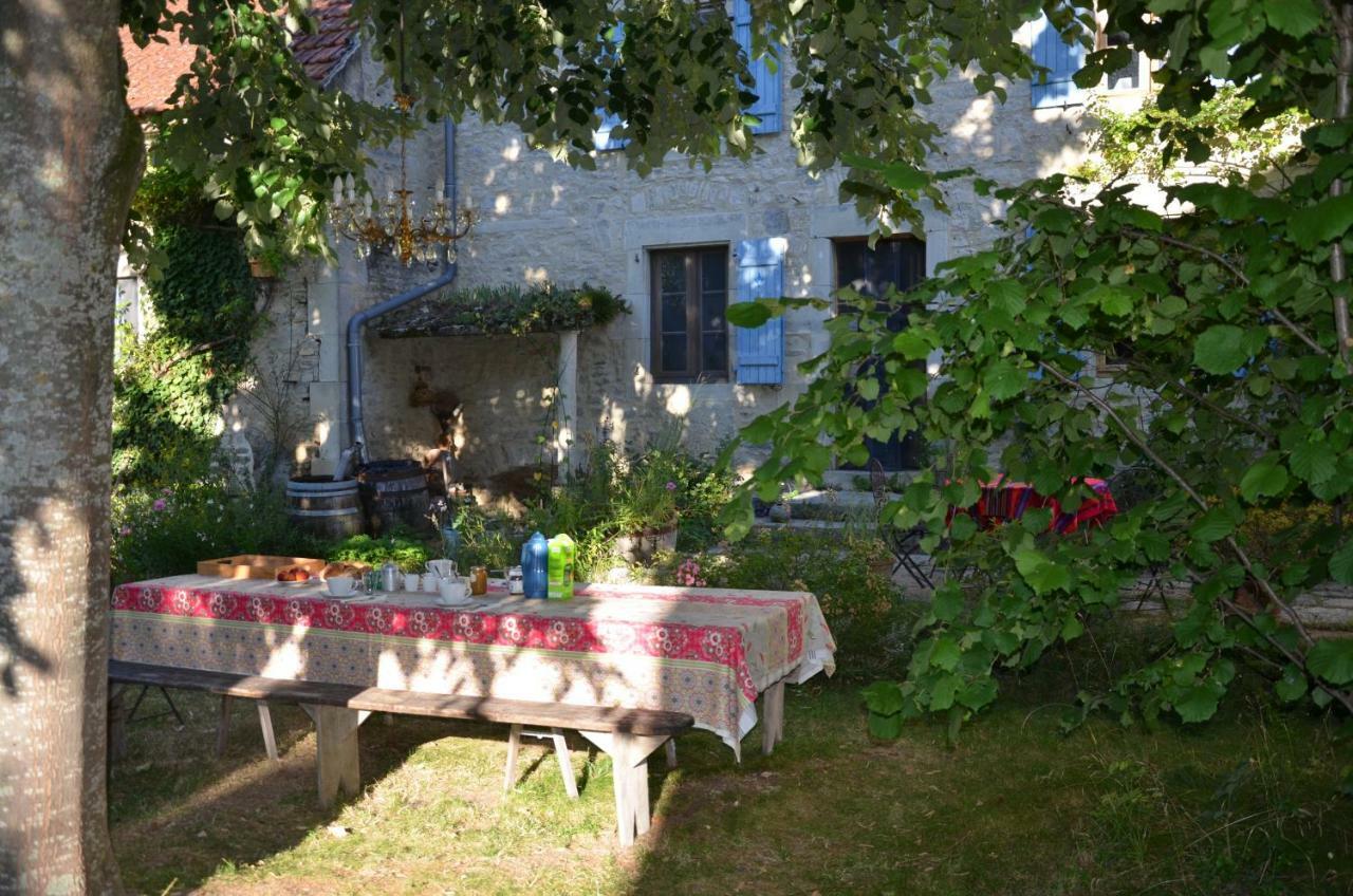 Le Vieux Velo Chaptuzat Exterior photo