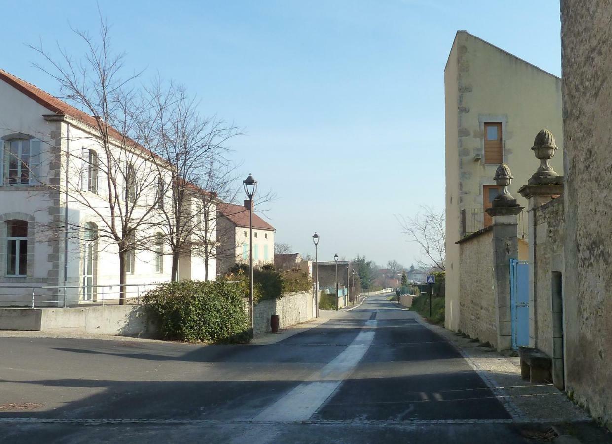 Le Vieux Velo Chaptuzat Exterior photo